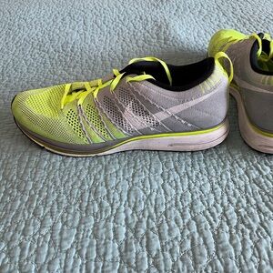 NIKE FLYKNIT TRAINER+ GRAY/GREEN 532984-714 - Size 10.5
